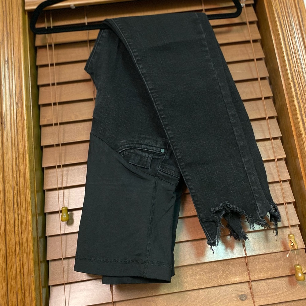 PinkBlush Black Fringe Cut Cropped Maternity Jeans Distressed Hem Skinny Jeans